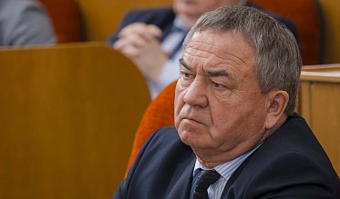 Евгений Солнцев впервые отчитался перед депутатами Заксобрания